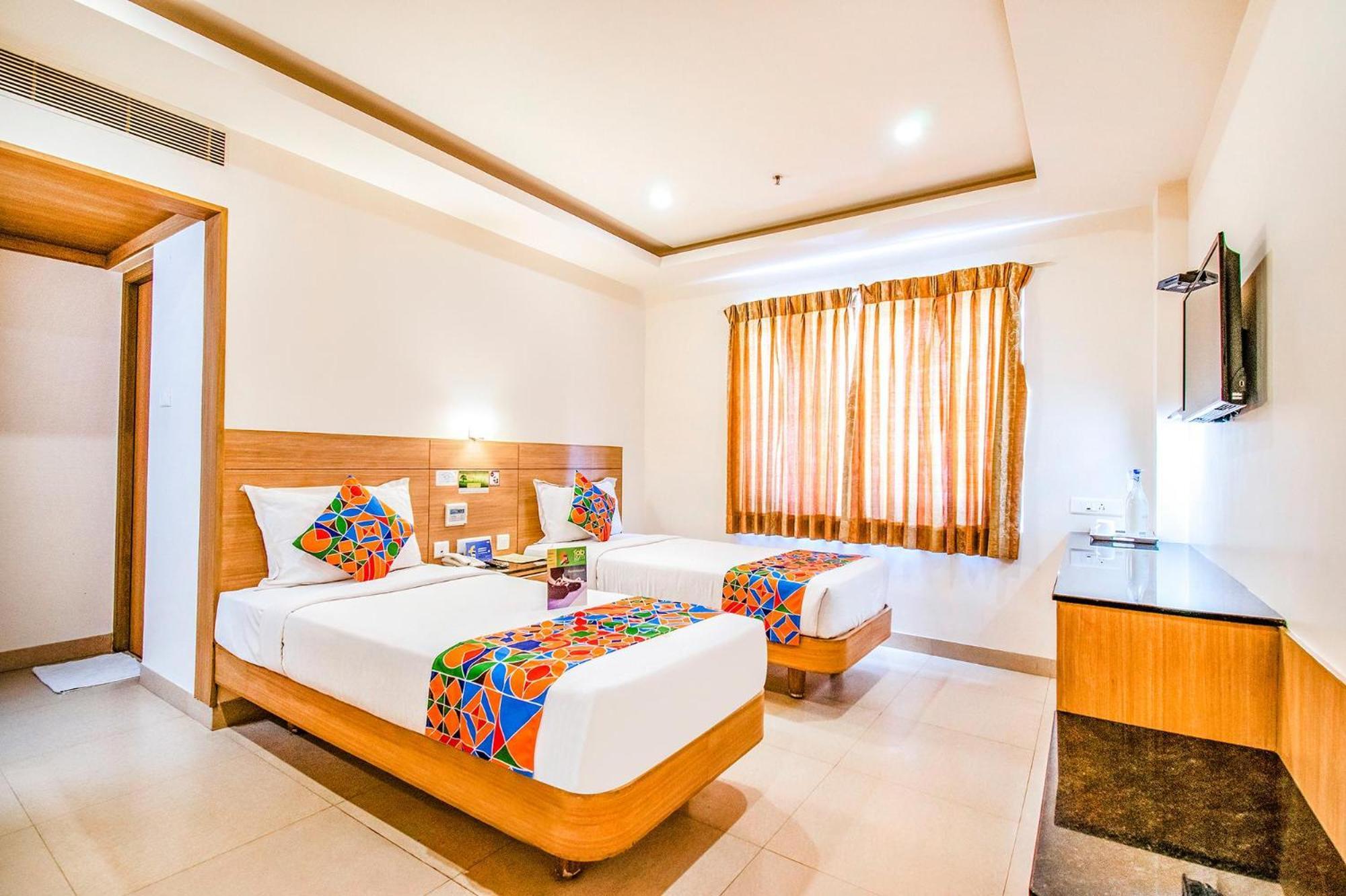 Fabhotel Prime Royal Castle - Nr Coimbatore North Railway Station Buitenkant foto